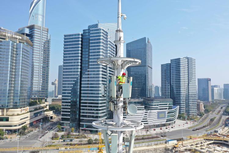 Go语言中多阶段算法的并行化：使用缓冲通道构建高效数据流管道